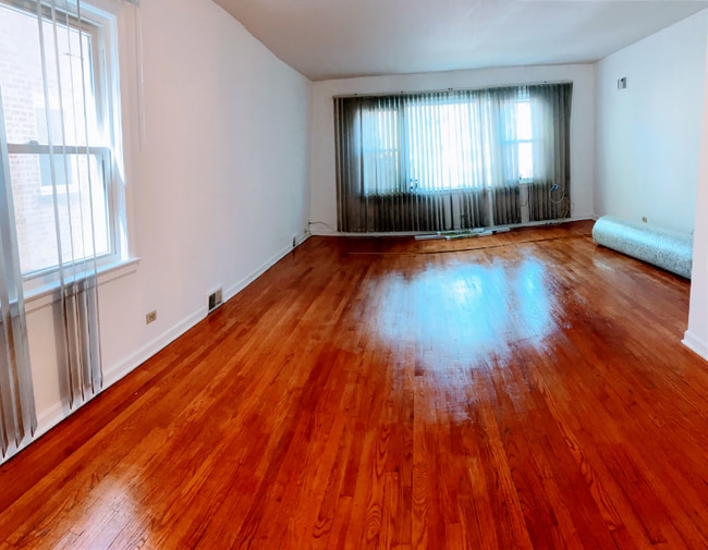 Photo - 6623 N California Ave Apartment