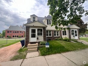 Building Photo - 620-622-622 Henrietta St