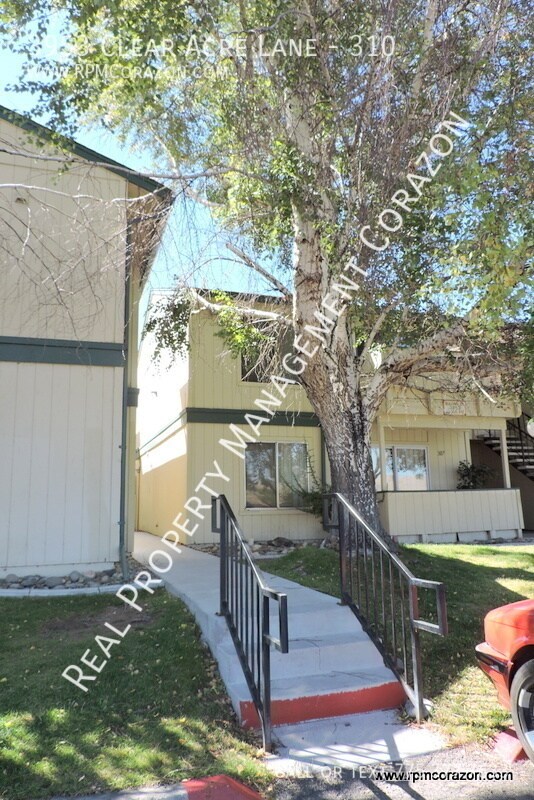 Foto del edificio - Upstairs one bedroom, one bathroom unit lo...