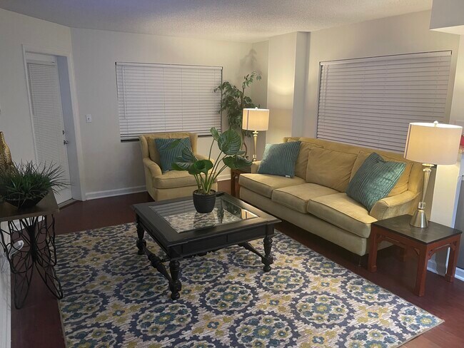 Foto del edificio - 795 Hammond Dr