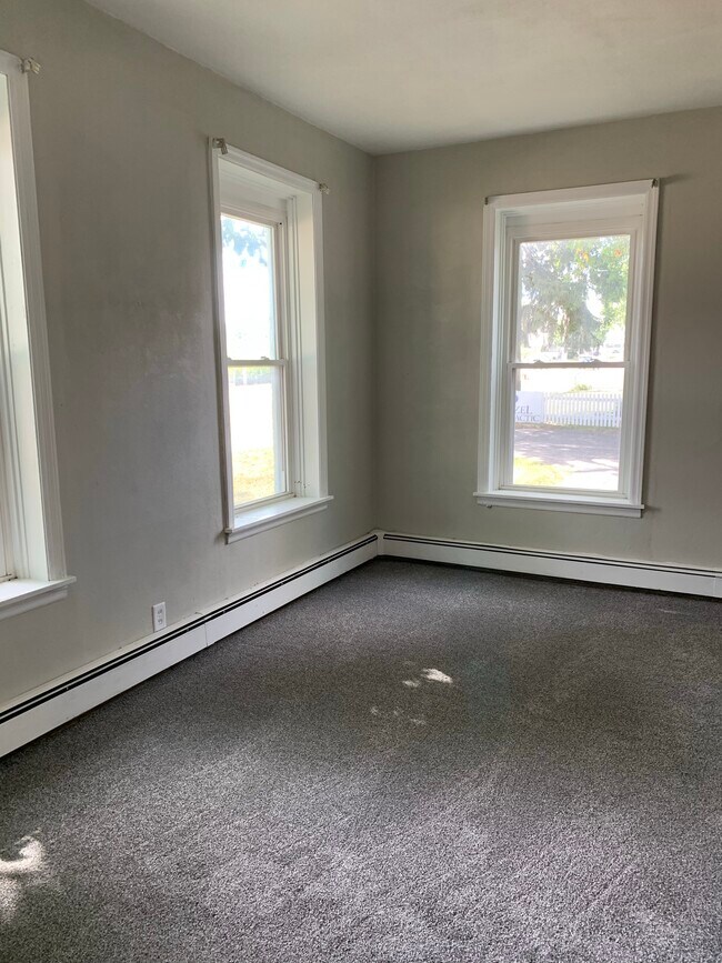 880 W Galena Ave, Freeport, IL 61032 House Rental in Freeport, IL