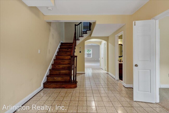 Building Photo - 3 br, 3.5 bath House - 2334 S. Rolfe St