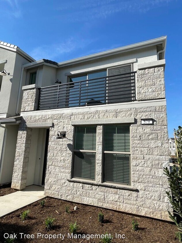 Foto principal - 2 br, 2 bath House - 579 N. Chapel Hill Lane