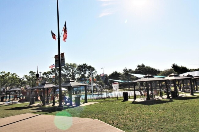 Building Photo - 155 Front St