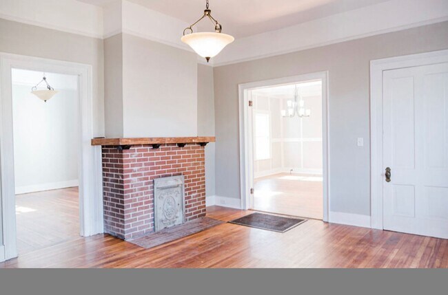 Building Photo - 129 N 14th St