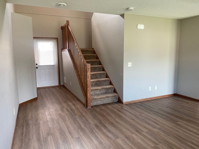 Foto del edificio - 3 Bedroom 1.5 Bath Townhome in Sauk Rapids!