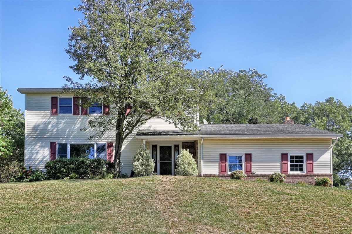 Primary Photo - 3965 Brookridge Dr