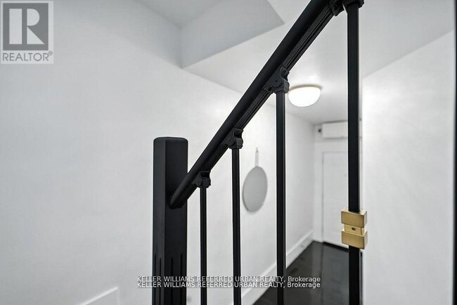 Building Photo - 1182 Ossington Ave