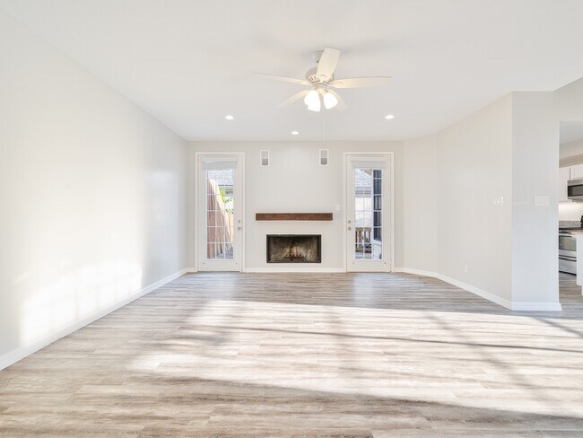 Building Photo - 12929 Kingsbridge Ln