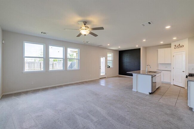 Building Photo - 132 Skycroft Cir