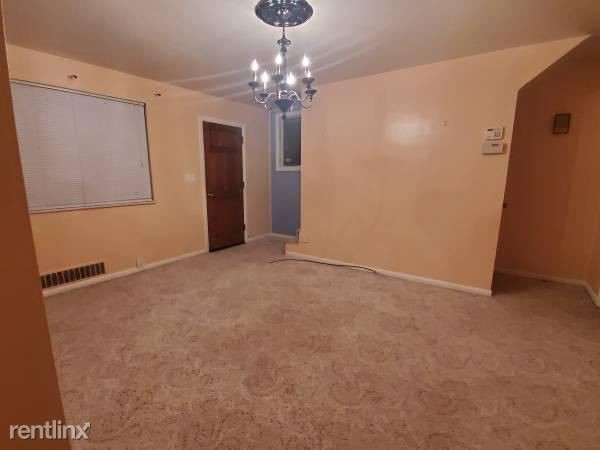 Building Photo - 2 br, 1 bath Townhome - 404 Sweetbriar St