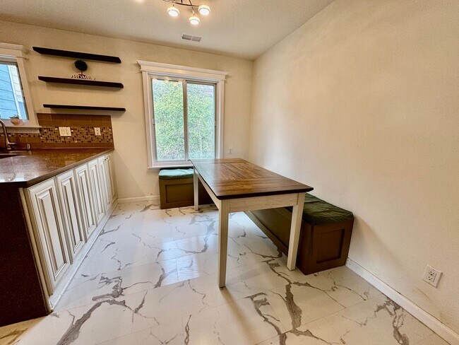 Foto del edificio - Stylish 3Bed/2.5Ba Daly City Home with Mod...