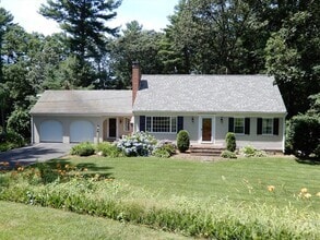 Building Photo - 9 Fleetwood Dr