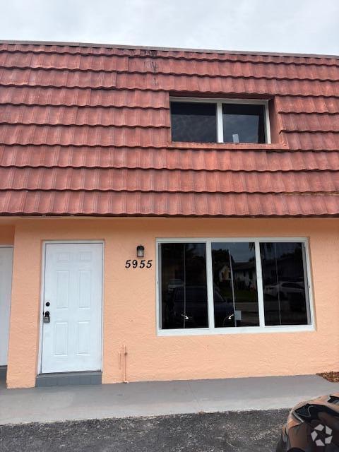 Building Photo - 5955 NW 20th St