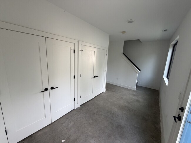 Building Photo - 355 Loeffler Ave