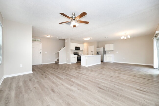 Building Photo - 10430 Whispering Hammock Dr