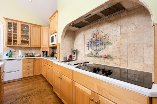 Foto del edificio - Amazingly Beautiful Colonial - Montgomery Village - Maryland