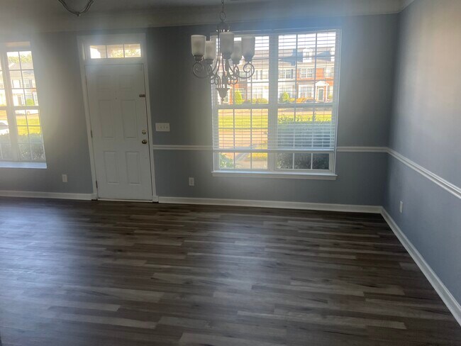 Foto del edificio - 7611 Bluff Point Ln