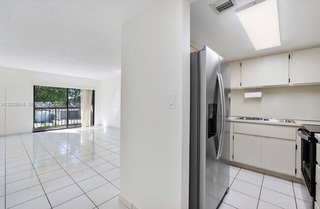 Foto del edificio - 995 SW 84th Ave