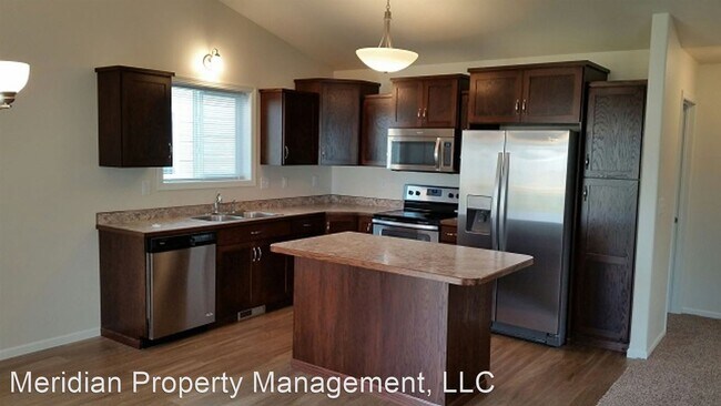 Building Photo - 3 br, 2 bath House - 1325 5th St NW