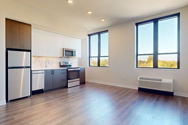 Interior Photo - Roxford at The Crosswalks