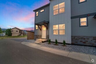 Building Photo - 461 Muse Dr