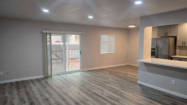 Building Photo - 2678 Caminito Secoya