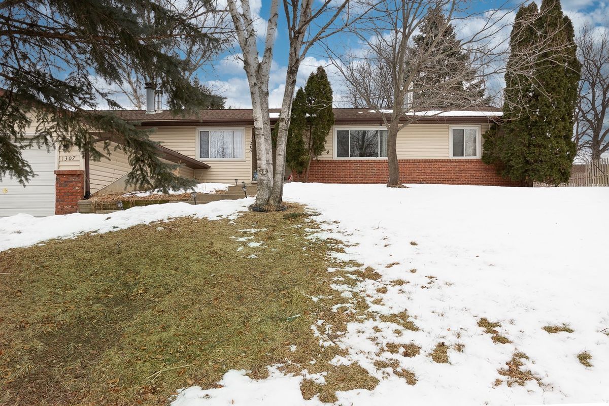 Primary Photo - 1305 S Thompson Dr