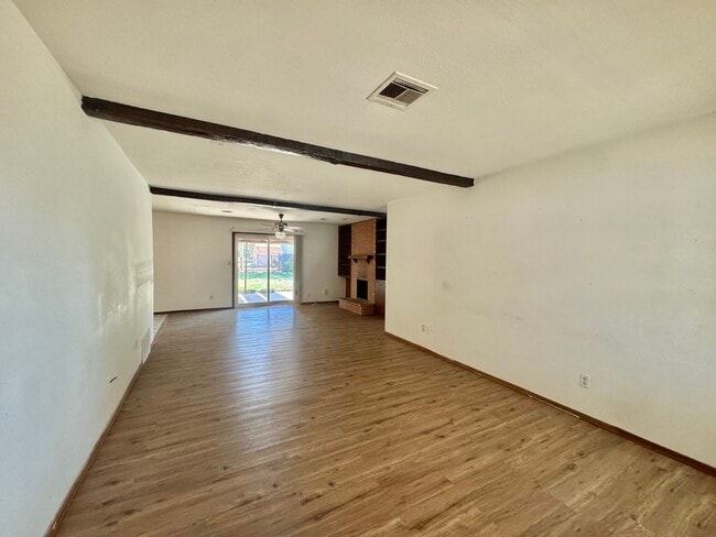 Building Photo - 1233 Straka Terrace