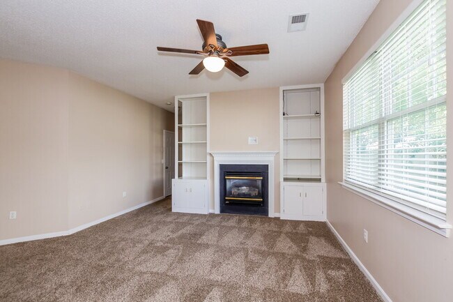 Building Photo - 8707 Meadowmont View Dr