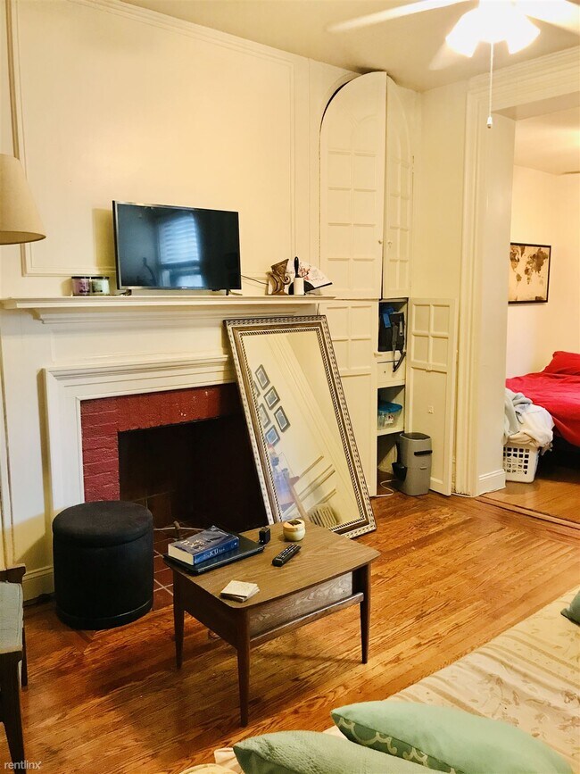 Foto del edificio - 1 br, 1 bath  - 313 S 18th St Apt 1FN