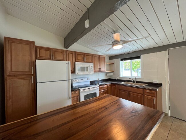 Foto del edificio - For Rent -  68-190 Au St. #D