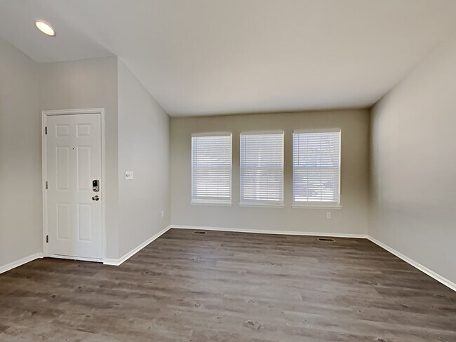 Building Photo - 2970 Harrisburg Way