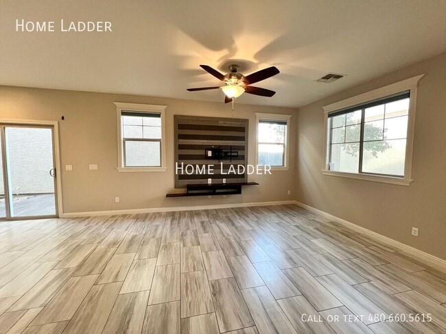 Building Photo - 2452 N 73rd Ln