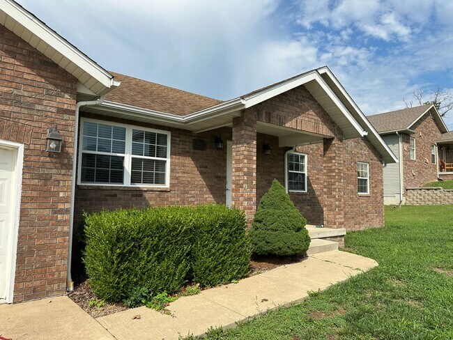 Foto del edificio - Your Dream Rental Awaits in Osage Hills – Pet Friendly!