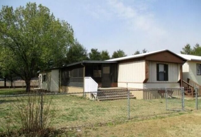 Foto del edificio - 3300 Stedman Cedar Creek Rd