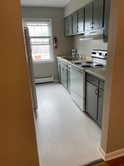 Foto del edificio - 915 Country Club Dr