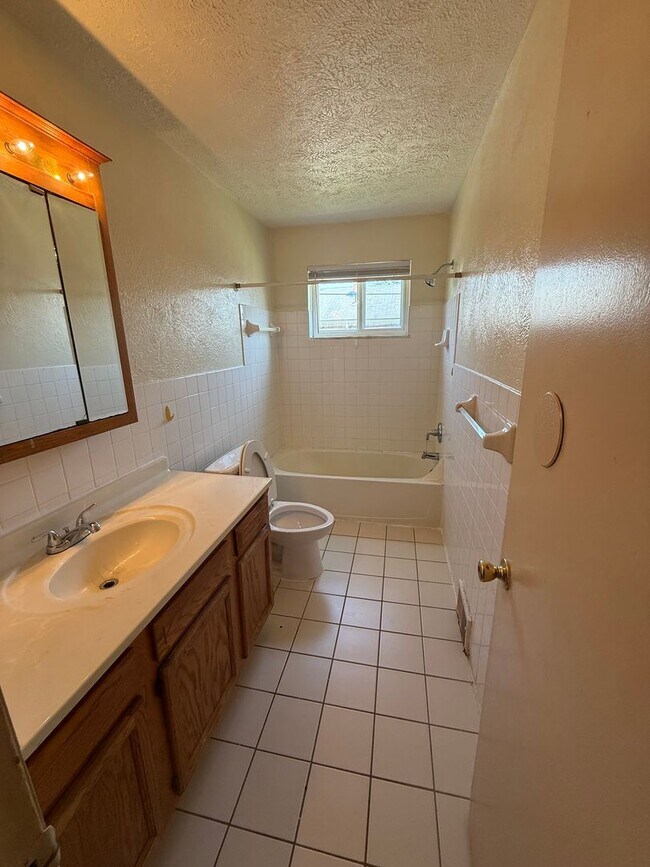 Foto del edificio - Warrensville Heights Townhome