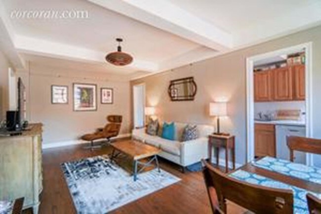 Building Photo - 450 West 24th Street
