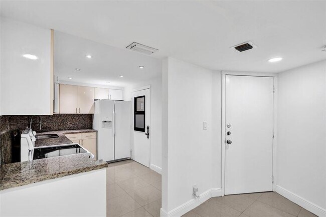 Foto del edificio - 20400 W Country Club Dr