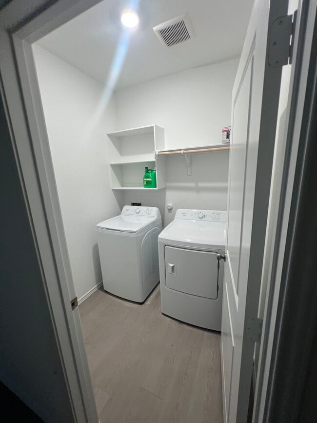 Foto del edificio - 150 Outrigger Way