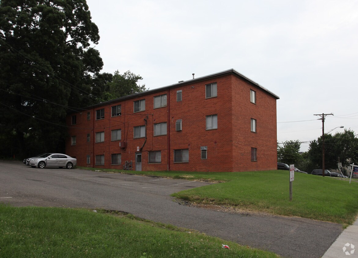 Exterior - 2649 Park Pl SE