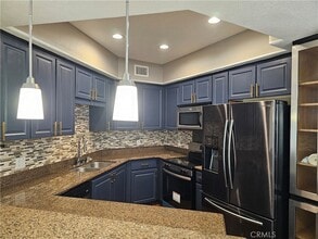 Building Photo - 2723 Lake Pointe Dr