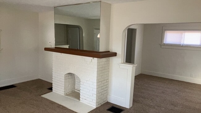 Building Photo - 237 Westwood Ave