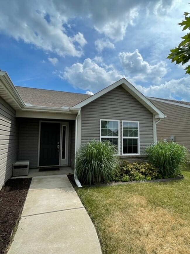 Foto del edificio - BRITTANY CHASE...3 Bedroom 2 Bath