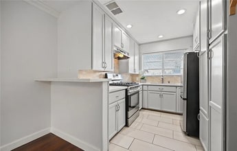 Building Photo - 2105 E Ocean Blvd