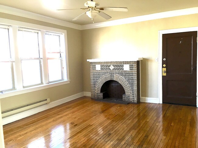 Foto del edificio - 547 E 73rd St
