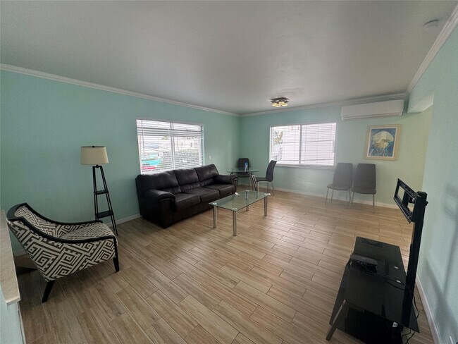 Foto del edificio - 323 Monroe St