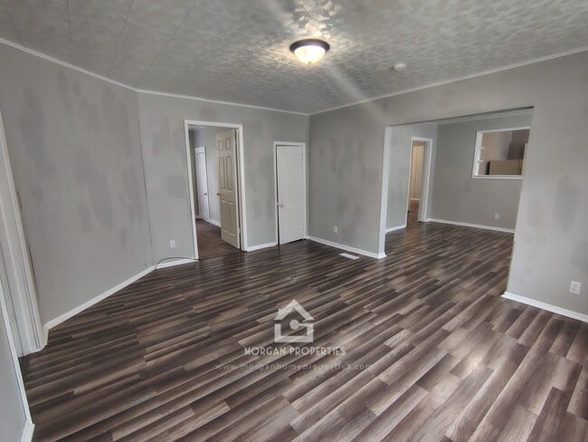 Foto del edificio - 2201 Central Ave