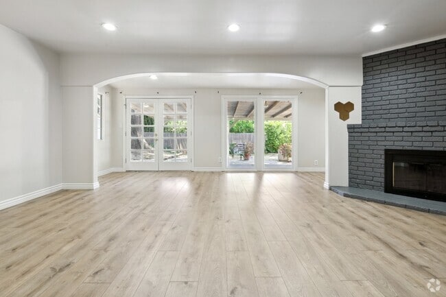 Building Photo - 8835 Paso Robles Ave